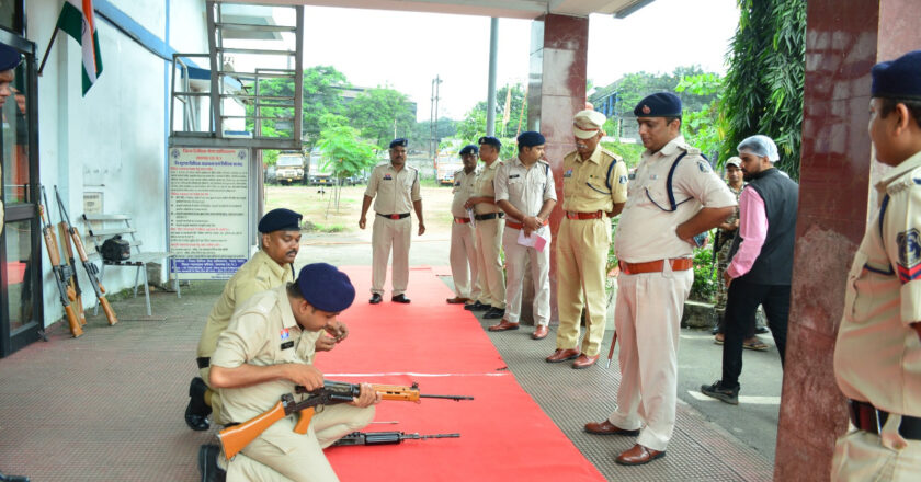 पुलिस अधीक्षक ने किया पूंजीपथरा थाने का वार्षिक निरीक्षण, कहा – “थाना आने वाले पीड़ित से सकारात्मक व्यवहार करें”