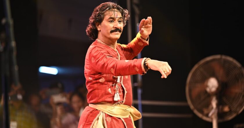 कथक नर्तक पंडित राजेंद्र गंगानी की मोहक प्रस्तुति से मंत्रमुग्ध हुए दर्शक