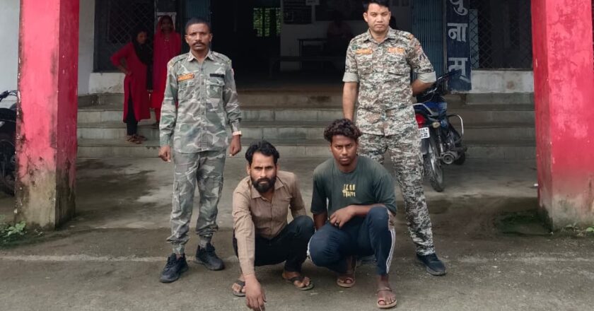 लैलूंगा में दो लूटपाट कांड का पर्दाफाश, पुलिस ने दो शातिर बदमाश को गिरफ्तार कर की दो मोटरसाइकिल बरामद