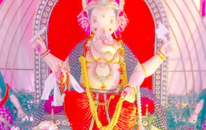 नटवर स्कूल मैदान में विराजे महाराष्ट्र मंडल के गणपति बप्पा