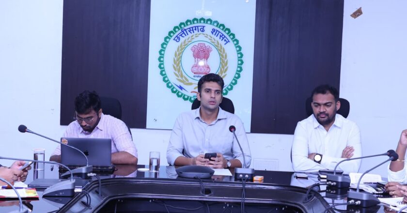 टेली मेडिसिन सेवाओं से दूरस्थ अंचल के ग्रामवासियों को करें लाभान्वित: कलेक्टर श्री मयंक चतुर्वेदी