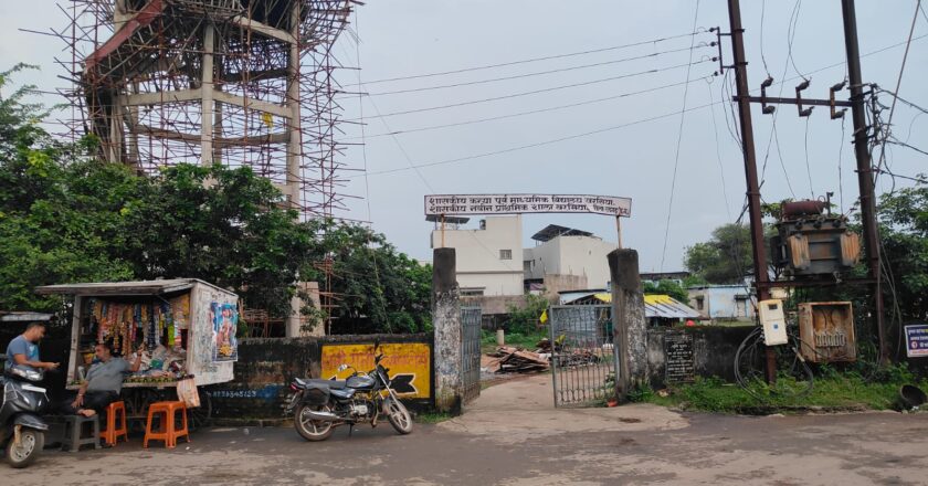 स्कूल के पास नशे का अड्डा, छात्रों के भविष्य पर संकट