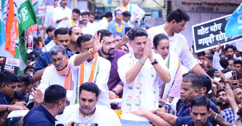 मंच से कांग्रेस नेताओं ने भरी हुंकार, सचिन ने कहा उमेश खरा सोना