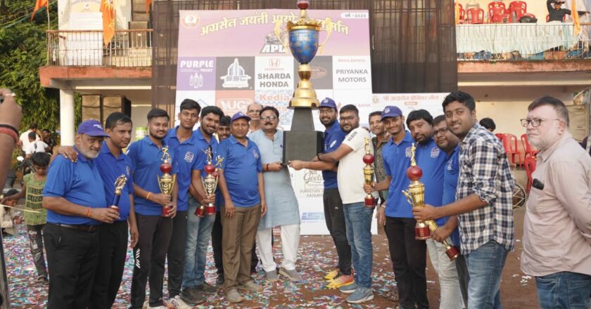 आईपीएल क्रिकेट मैच में पर्पल वैली ब्लास्टर तो बॉक्स क्रिकेट में अंकुर बसंल टीम ने किया कमाल