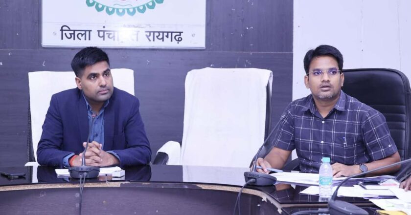 जल जीवन मिशन के कार्यों को गंभीरता से लें अधिकारी-सीईओ जिला पंचायत श्री जितेन्द्र यादव