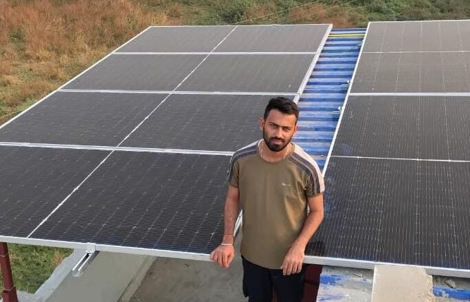 पीएम सूर्य घर मुफ्त बिजली योजना से बदल रही जिंदगी