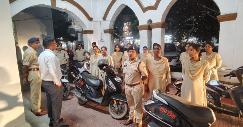 नवरात्र पर्व पर महिला सुरक्षा के लिए पुलिस की “दुर्गा वाहिनी” करेगी पंडालों और गरबा स्थलों की विशेष पेट्रोलिंग