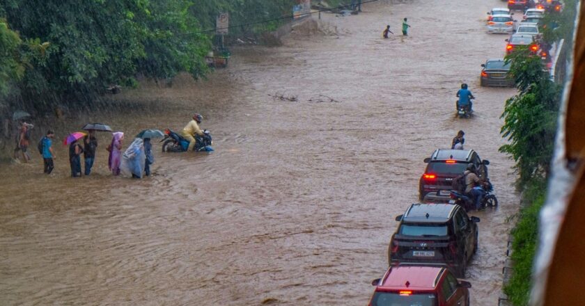 छत्तीसगढ़ में फिर कहर बरपाएगी बारिश; इन जिलों में रेड अलर्ट, कल कैसा रहेगा मौसम?