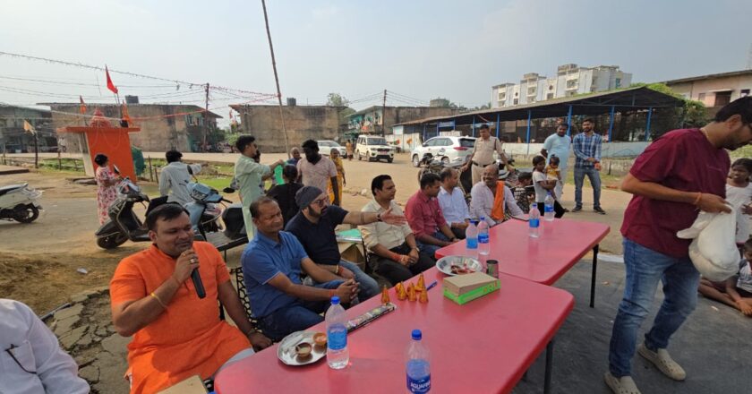 पूरे प्रदेश में अनूठी पहल : हेल्पिंग हैंड्स क्लब फाउंडेशन एवं खरसिया पुलिस ने मनाई गरीब बच्चों संग शानदार दिवाली