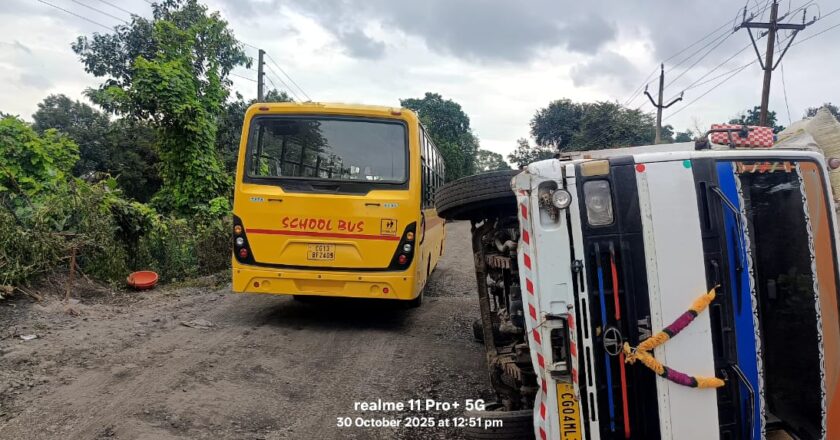 खरसिया–छाल मुख्य मार्ग पर हादसों का खतरा बढ़ा : SECL, PWD और प्रशासन की लापरवाही से जनता परेशान