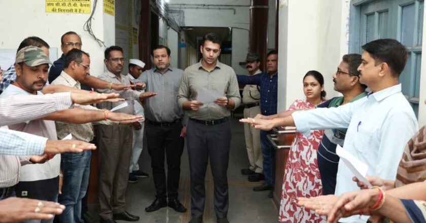 राष्ट्रीय एकता दिवस : लौह पुरुष सरदार पटेल की 150वीं जयंती पर कलेक्टर ने दिलाई एकता की शपथ