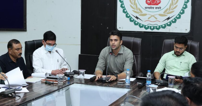 बोर्ड परीक्षा में उत्कृष्ट परिणाम के लिए सभी प्राचार्य विशेष रणनीति तैयार कर करें कार्य-कलेक्टर मयंक चतुर्वेदी