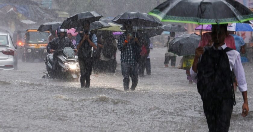 छत्तीसगढ़ में 60 की स्पीड से चलेंगी हवाएं, इन जिलों में भारी बारिश का रेड-ऑरेंज अलर्ट