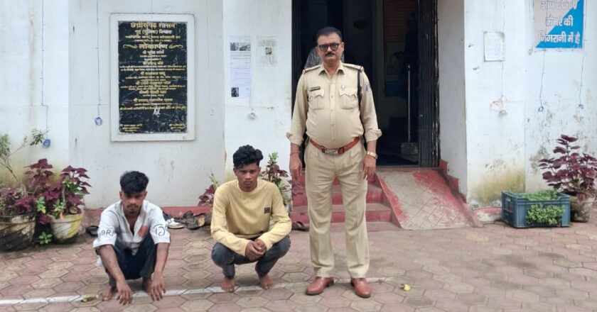 बस स्टैंड पर यात्री के बैग से 92,000 चोरी मामले में कोतवाली पुलिस ने दो चोरों को दबोचा, सारा नकदी बरामद