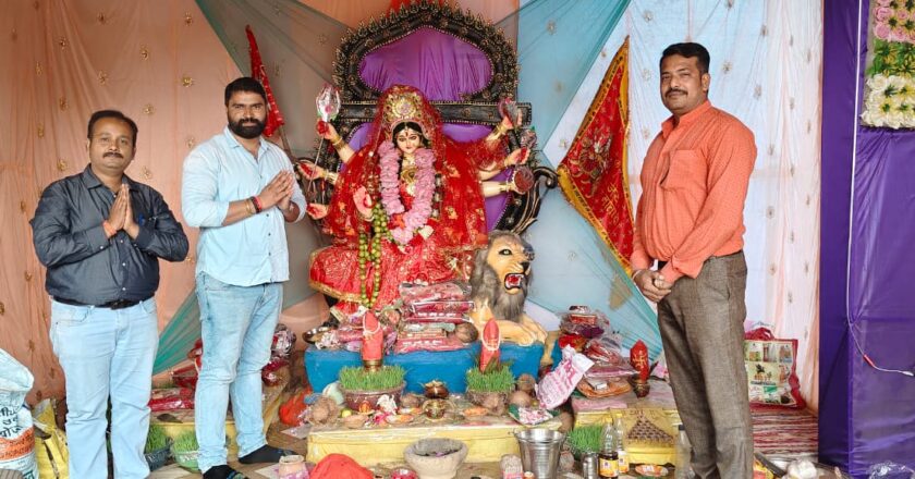 सारडा एनर्जी के अधिकारियों ने किया मां दुर्गा का दर्शन, दी नवरात्रि की शुभकामनाएं