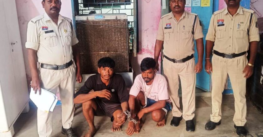 जूटमिल पुलिस ने लूट के दो फरार आरोपियों को गिरफ्तर कर भेजा जेल