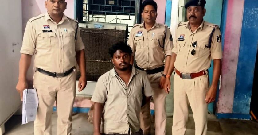 जूटमिल पुलिस ने फरार गांजा तस्कर को पकड़ा, एनडीपीएस मामले में कोर्ट पेश कर भेजा जेल