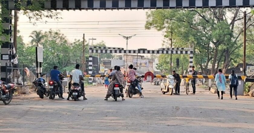 रेलवे लाइन मरम्मत कार्य के लिए किरोड़ीमल-भूपदेवपुर रेल समपार फाटक रहेगा बंद