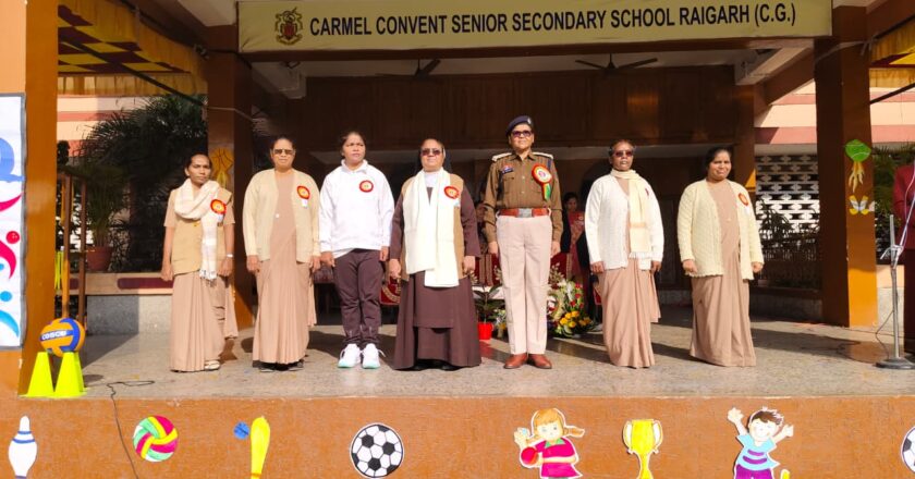 कार्मेल कॉन्वेंट स्कूल के वार्षिक खेल उत्सव में डीएसपी साधना सिंह का प्रेरक संबोधन, शिक्षा–अनुशासन और साइबर सुरक्षा पर जोर