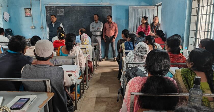 एसआईआर अंतर्गत गणना पत्रक वितरण कार्य पूर्णता की ओर