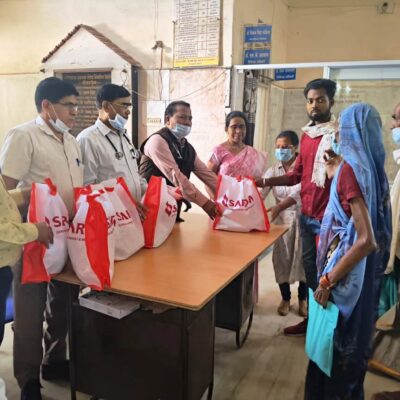 सिविल अस्पताल खरसिया में 50 टीबी मरीजों को वितरित किए गए फूड बास्केट