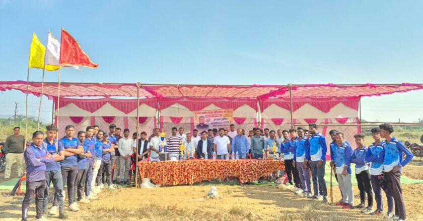 खरसिया के दर्रामुड़ा में ‘MLA कप 2025’ क्रिकेट महाकुंभ का धमाकेदार आगाज़!