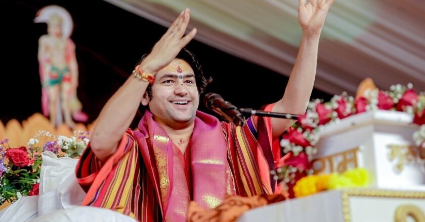 आसाराम पर हुआ सवाल तो धीरेंद्र शास्त्री ने दिया क्रिकेट का उदाहरण, बोले- टेस्ट मैच में एक सिद्धांत चलता है