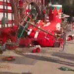 रायपुर के मैग्नेटो मॉल में भीड़ ने मचाया उत्पात, क्रिसमस डेकोरेशन को उजाड़ा