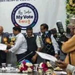 खरसिया एसडीएम प्रवीण तिवारी निर्वाचन कार्यों में उत्कृष्ट योगदान के लिए हुए सम्मानित