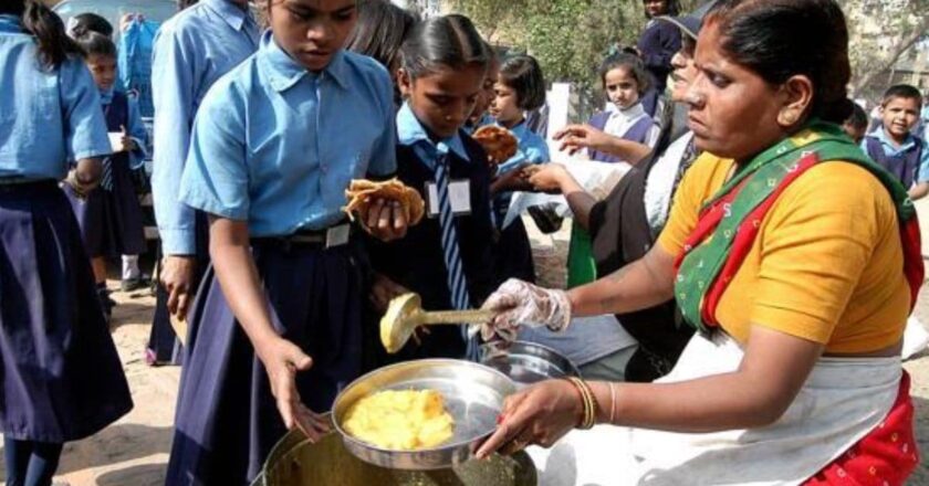 66 रुपये में कैसे गुजारा करें; CG के सरकारी स्कूलों के रसोइए नाराज, सरकार से ये मांग