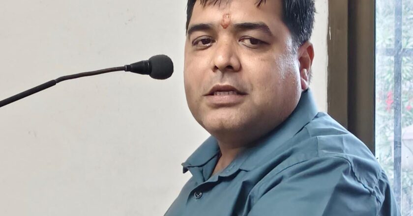 प्रेस कांग्रेस के बैनर में गांधी की तस्वीर को नहीं मिला स्थान :- विकास केडिया