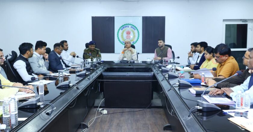 एलबीएसएनएए निदेशक श्री श्रीराम तरानिकांति का रायगढ़ दौरा, नागरिक सुविधाओं और प्रशासनिक कार्यप्रणाली का लिया जायजा