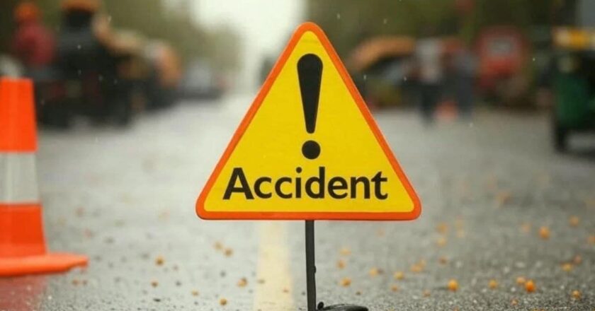 कांकेर में दो ट्रकों की भीषण टक्कर, 3 लोगों की मौत, केबिन काटकर निकाले गए शव