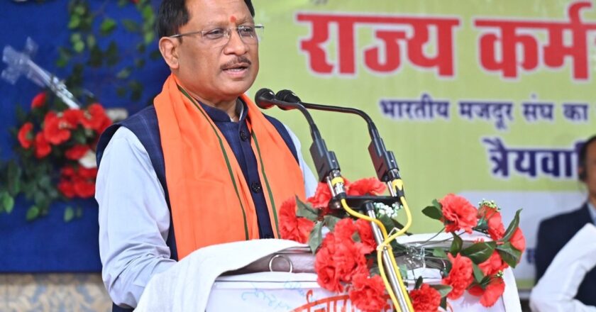 छत्तीसगढ़ कर्मचारियों की बल्ले-बल्ले! साय सरकार ने बढ़ाया महंगाई भत्ता; अब कितने % मिलेगा?