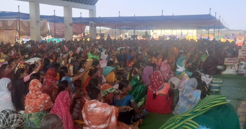 छत्तीसगढ़ में वेतन बढ़ाने की मांग कर रहीं दो महिला रसोइयों की मौत, हड़ताल को महीनाभर हुआ पूरा