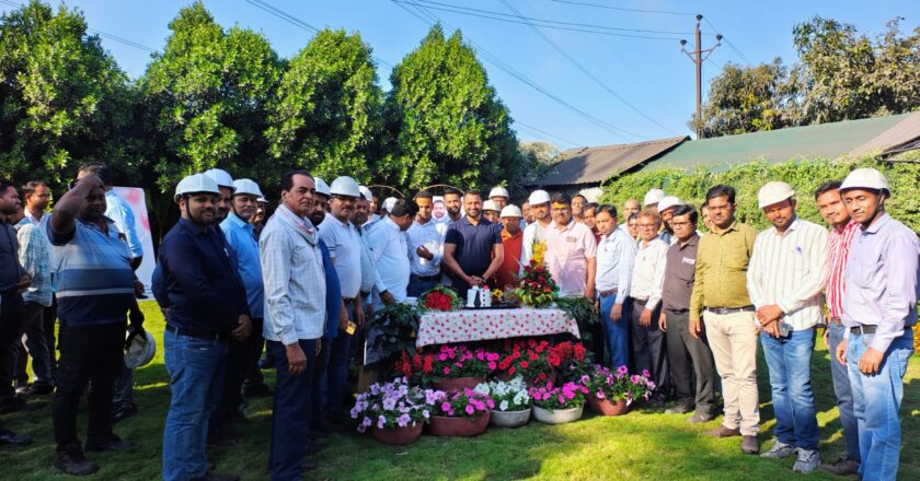 स्काई टीएमटी के डायरेक्टर विकास अग्रवाल का जन्मदिन हर्षोल्लास के साथ मनाया गया