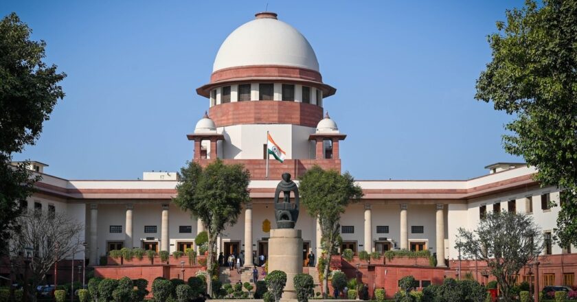 छत्तीसगढ़ में आदिवासी ईसाइयों के शव कब्र से निकालने पर रोक, सुप्रीम कोर्ट ने राज्य सरकार से मांगा जवाब