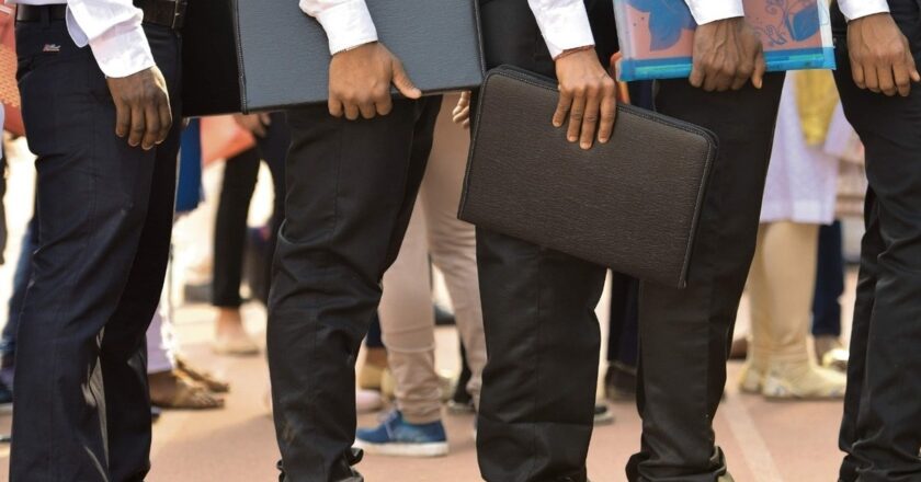 छत्तीसगढ़ के इस जिले में बिना परीक्षा नौकरी का चांस, गेस्ट टीचर्स के लिए कब इंटरव्यू?