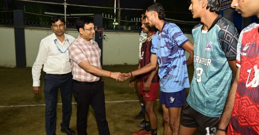 वॉलीबॉल के रोमांच से सजी एनटीपीसी लारा : एसएसपी शशि मोहन सिंह ने किया ‘एनर्जी कप 2026’ का शुभारंभ