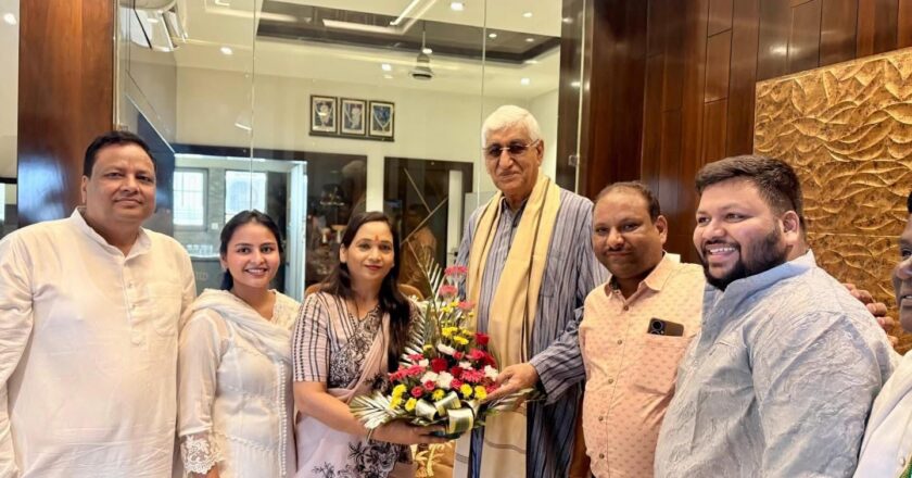 रायगढ़ के सियासी गलियारों में हलचल : टी.एस. सिंहदेव पहुँचे दीपक अमलडीहा के निवास