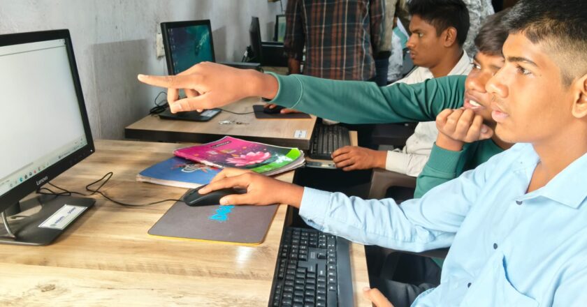 वेदांता पावर की उत्कृष्ट पहल: सिंघीतराई में खुला निःशुल्क कंप्यूटर सेंटर, 60 ग्रामीण विद्यार्थियों का संवर रहा भविष्य