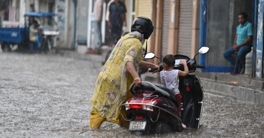 छत्तीसगढ़ में भारी से ज्यादा भारी बारिश का रेड अलर्ट; इन जिलों में टूटकर बरसेंगे बदरा