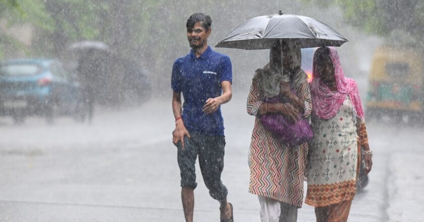 छत्तीसगढ़ में आज से और बढ़ेगी बारिश की रफ्तार, महासमुंद-बलौदाबाजार समेत 6 जिलों में रेड अलर्ट
