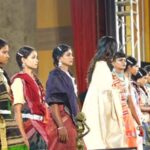 नक्सली कैंप से रैंप तक का सफर; जिन महिलाओं के हाथ में कभी होते थे हथियार, उन्होंने कैट वॉक कर जीता दिल