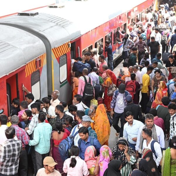 छत्तीसगढ़ में रेलवे ने लागू की ‘बेटर ऑन-बोर्ड सर्विसेज’ नीति, जनरल कोच में यात्रा करने वालों को होगा फायदा