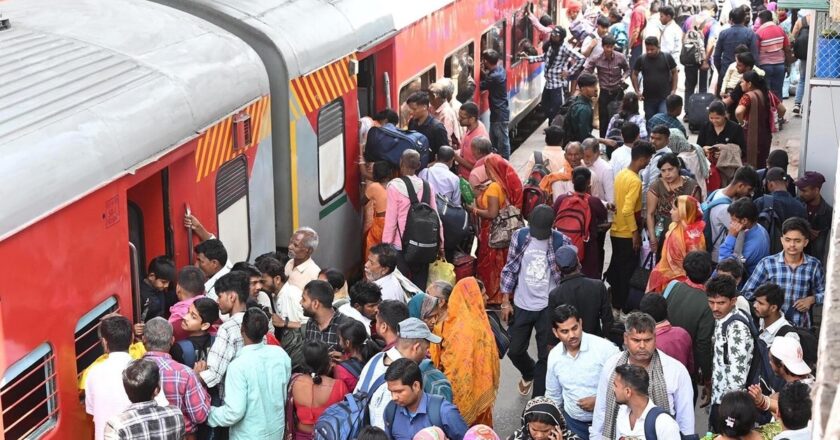 छत्तीसगढ़ में रेलवे ने लागू की ‘बेटर ऑन-बोर्ड सर्विसेज’ नीति, जनरल कोच में यात्रा करने वालों को होगा फायदा